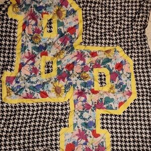 Baum Und Pferdgarten Womens Logo Letter Scarf